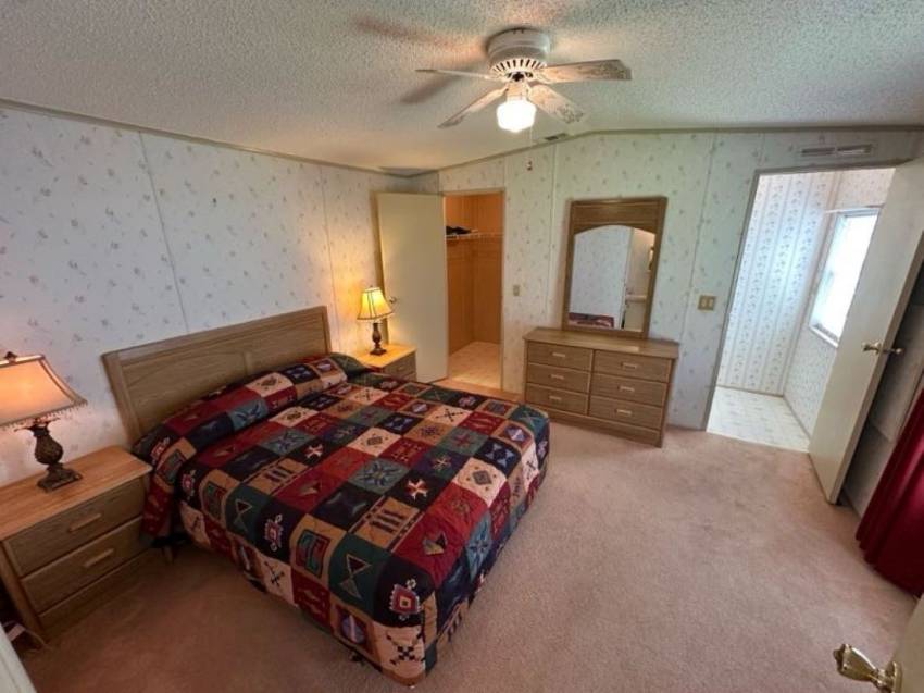 252 Dixie Circle a Haines City, FL Mobile or Manufactured Home for Sale
